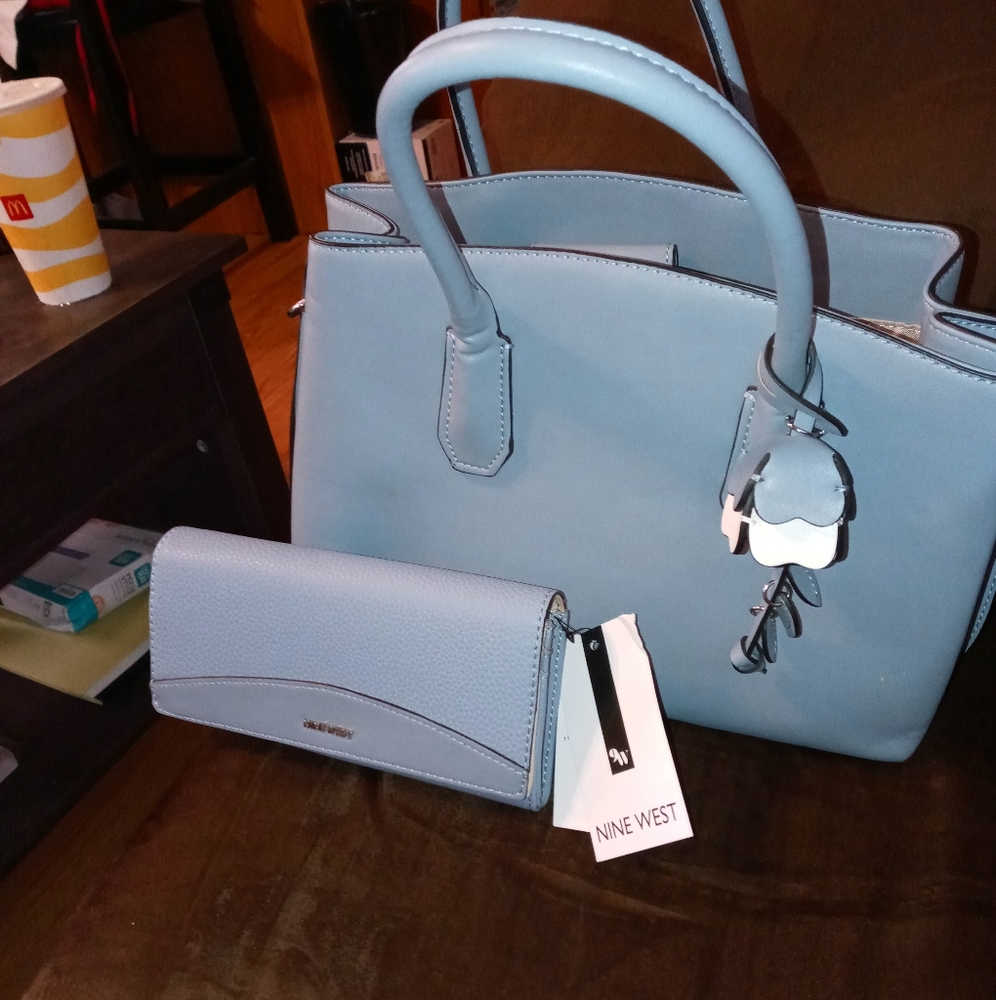 New with tags nine west medium purse and matching